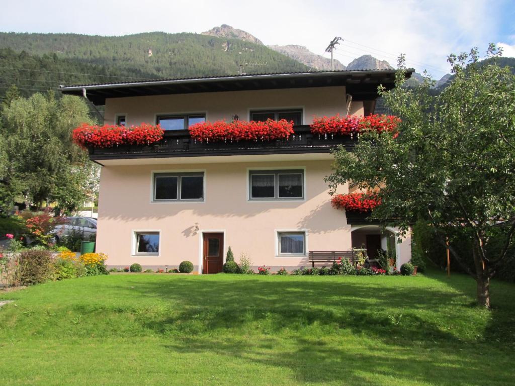 Haus Vogelsberger Apartment Fulpmes Luaran gambar